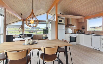 Mitre - 300M from the Sea