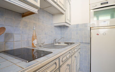 Le Casino: Tap, Cabinetry, Countertop, Building, Sink, Kitchen Sink, Plumbing Fixture, Kitchen, Wood, Interior Design