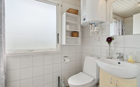 Eliene - 400M from the Sea: Plumbing Fixture, Bathroom, Wall, Toilet Seat, Toilet, Flooring, Sink, Bathroom Sink, Floor, Interior Design