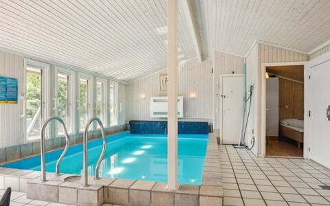 Isto - 250M from the Sea: Wood, Flooring, Floor, Interior Design, Ceiling, Furniture, Resort, Hardwood, Swimming Pool, Wood Flooring