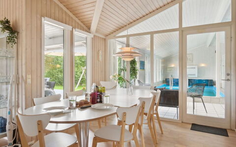 Isto - 250M from the Sea: Wood, Interior Design, Ceiling, Flooring, Home, Floor, Furniture, Dining Room, Kitchen & Dining Room Table, Wood Flooring