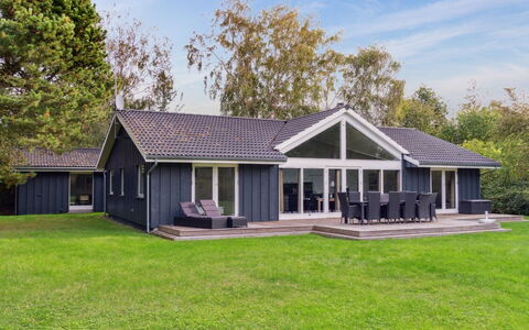 Josina - 675M from the Sea: Grass, House, Roof, Home, Cottage, Shrub, Land Lot, Rural Area, Farmhouse, Groundcover
