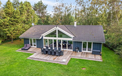 Josina - 675M from the Sea: Grass, House, Roof, Home, Cottage, Shrub, Land Lot, Rural Area, Farmhouse, Groundcover