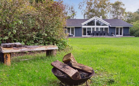 Josina - 675M from the Sea: Grass, House, Roof, Home, Cottage, Shrub, Land Lot, Rural Area, Farmhouse, Groundcover