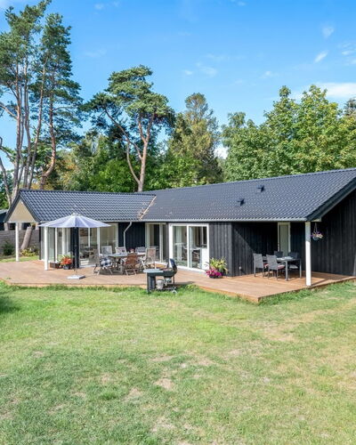 Elin - 200M from the Sea