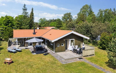 Eini - 500M from the Sea