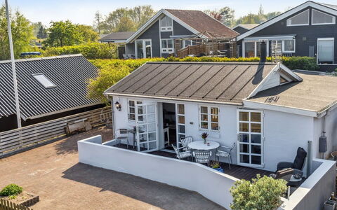 Tameka - 10M to the Fjord: Blue, Shrub, Cottage, Groundcover, Garden, Estate, Shade, Landscaping, Farmhouse, Eco Hotel
