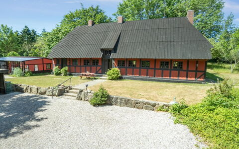 Elvin - 2.7Km from the Sea: Roof, Home, Door, Cottage, Shade, Siding, Yard, Estate, Backyard