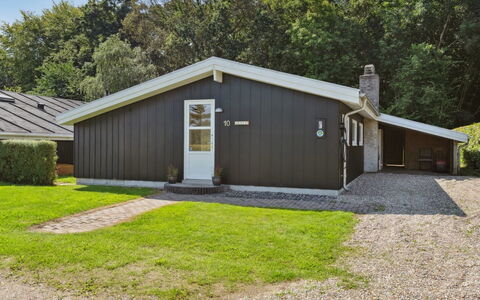 Fiete - 200M from the Sea: Roof, House, Land Lot, Home, Cottage, Estate, Garden Buildings, Shade, Log Cabin, Landscaping