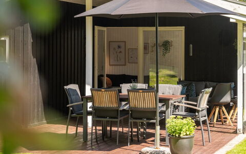 Fiete - 200M from the Sea: Roof, House, Land Lot, Home, Cottage, Estate, Garden Buildings, Shade, Log Cabin, Landscaping