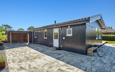 Tabithe - 500M from the Sea