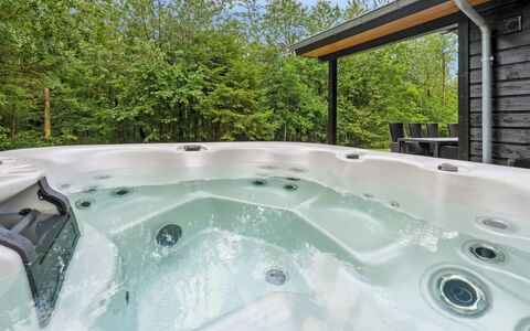 Robert - 30Km from the Sea: Bathtub, Plumbing Fixture, Jacuzzi, Swimming Pool