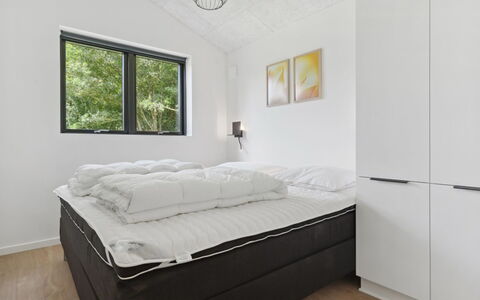 Robert - 30Km from the Sea: Bed, Bedroom, Interior Design, Furniture, Bedding, Bed Sheet, Ceiling, Floor, Flooring, Room