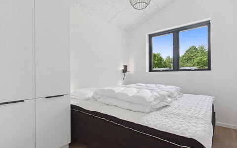Robert - 30Km from the Sea: Bedroom, Bed, Interior Design, Ceiling, Bedding, Bed Sheet, Lighting, Room, Bed Frame, Furniture