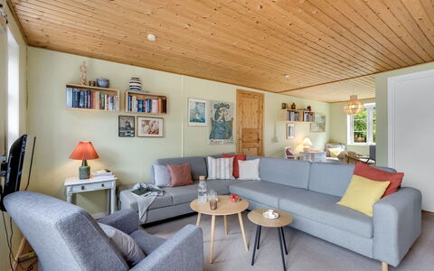 Ljuba - 700M from the Sea: House, Roof, Home, Cottage, Shed, Garden Buildings, Siding, Yard, Log Cabin, Hut