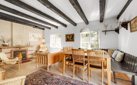 Enya - 1.2Km from the Sea: Cottage, Shed, Hut, Farmhouse, Prairie, Shack, Barn, Log Cabin, Garden Buildings
