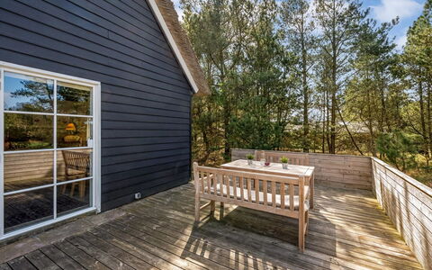 Enya - 1.2Km from the Sea: Cottage, Shed, Hut, Farmhouse, Prairie, Shack, Barn, Log Cabin, Garden Buildings