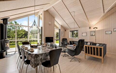 Elina - 600M from the Sea: Cottage, Shed, Hut, Farmhouse, Prairie, Shack, Barn, Log Cabin, Garden Buildings