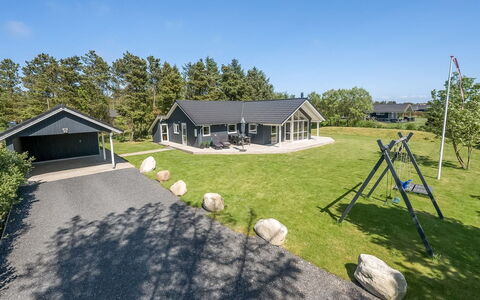 Elina - 600M from the Sea: Cottage, Shed, Hut, Farmhouse, Prairie, Shack, Barn, Log Cabin, Garden Buildings