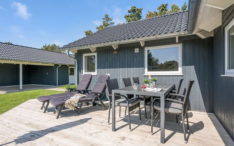 Elina - 600M from the Sea: Cottage, Shed, Hut, Farmhouse, Prairie, Shack, Barn, Log Cabin, Garden Buildings