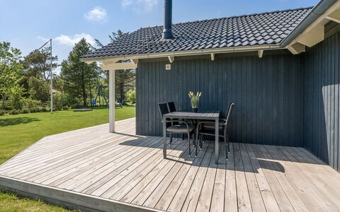 Elina - 600M from the Sea: Cottage, Shed, Hut, Farmhouse, Prairie, Shack, Barn, Log Cabin, Garden Buildings