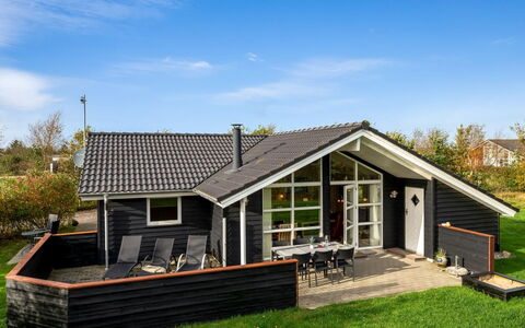 Lillemor - 800M to the Fjord: House, Roof, Home, Cottage, Siding, Estate, Yard, Farmhouse, Garden Buildings, Porch