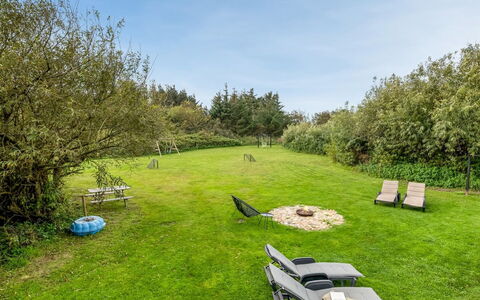 Jerrit - 1.4Km from the Sea: Cottage, Shed, Hut, Farmhouse, Prairie, Shack, Barn, Log Cabin, Garden Buildings