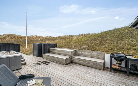 Eyla - from the Sea: Architecture, Roof, Home, Composite Material, Daylighting, Siding, Driveway