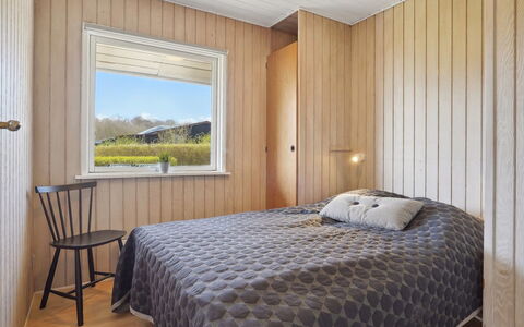 Arnetta - 150M from the Sea: Wood, Ceiling, Interior Design, Bedroom, Flooring, Floor, Room, Bed, Bedding, Hardwood