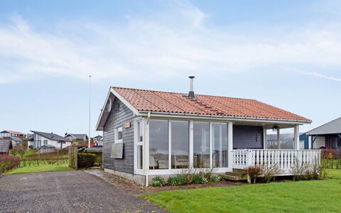 Ormar - 100M to the Fjord: Grass, House, Roof, Home, Cottage, Shrub, Land Lot, Rural Area, Farmhouse, Groundcover