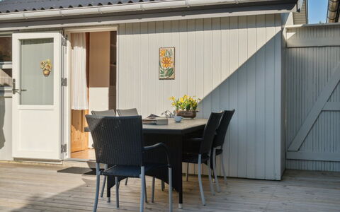 Jytte - 1.7Km from the Sea: House, Roof, Home, Cottage, Shed, Garden Buildings, Siding, Yard, Log Cabin, Hut