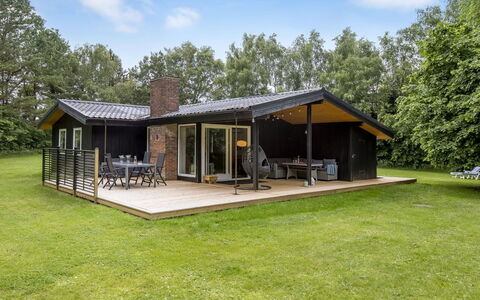 Gudrid - 250M to the Fjord: House, Home, Residential Area, Roof, Cottage, Land Lot, Estate, Yard, Garden, Siding