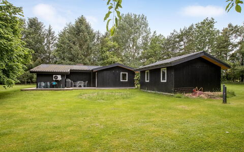 Gudrid - 250M to the Fjord: Architecture, Roof, Home, Composite Material, Daylighting, Siding, Driveway