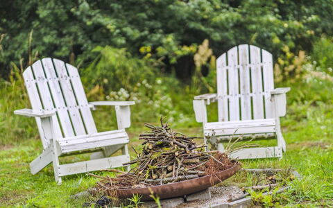 Etel - 600M from the Sea: Green, Grass, Wood, Furniture, Summer, Outdoor Furniture, Garden, Lawn, Groundcover