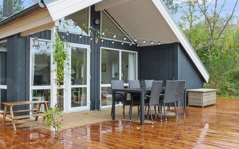 Etel - 600M from the Sea: Wood, Porch, Hardwood, Deck, Home, Shade, Plank, Cottage, Wood Stain, Wood Flooring
