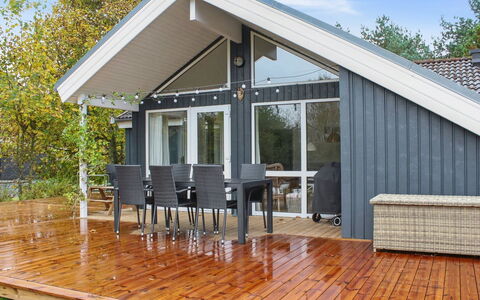 Etel - 600M from the Sea: House, Home, Residential Area, Roof, Cottage, Land Lot, Estate, Yard, Garden, Siding