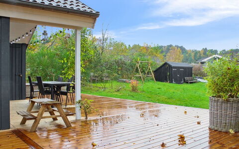 Etel - 600M from the Sea: Home, Roof, House, Cottage, Estate, Door, Porch, Siding, Farmhouse, Shade