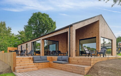 Edina - 350M from the Sea: Architecture, Roof, Home, Composite Material, Daylighting, Siding, Driveway