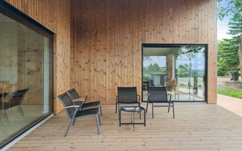 Edina - 350M from the Sea: Architecture, Roof, Home, Composite Material, Daylighting, Siding, Driveway