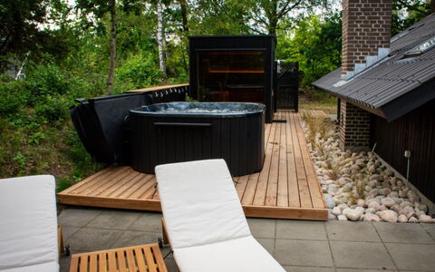 Benja - 150M from the Sea: Apartment, Shade, Balcony, Chair, Fence, Outdoor Furniture, Aluminium, Artificial Turf