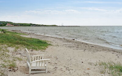 Elspeth - 25M from the Sea