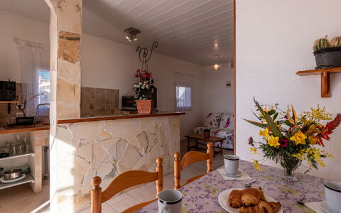 Campestra: Tableware, Property, Plant, Furniture, Houseplant, Wood, Kitchen, Interior Design, Food, Flowerpot