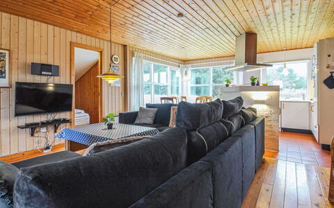 Frellef - 491M from the Sea: Grass, Grassland, Land Lot, Cottage, Rural Area, Meadow, Garden Buildings, Garden, Shed