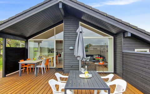 Alma - 500M from the Sea: Architecture, Roof, Home, Composite Material, Daylighting, Siding, Driveway