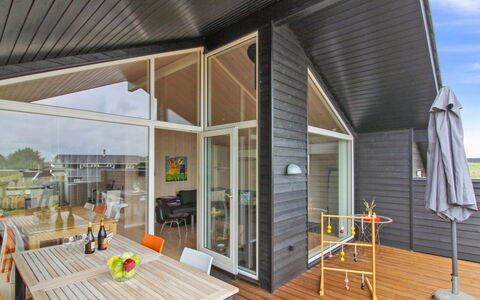 Alma - 500M from the Sea: Architecture, Roof, Home, Composite Material, Daylighting, Siding, Driveway