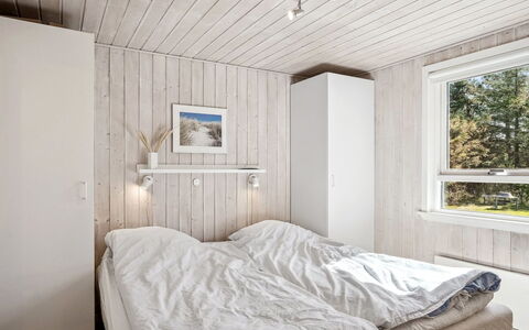 Anelisa - 1.2Km from the Sea: Bedroom, Wood, Bed, Interior Design, Ceiling, Bed Sheet, Bedding, Flooring, Floor, Furniture