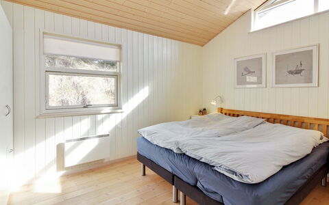 Heraldina - 1Km from the Sea: Wood, Bedroom, Interior Design, Ceiling, Bed, Floor, Flooring, Bed Sheet, Bedding, Room
