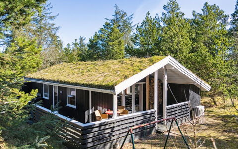 Eriksine - 1.9Km from the Sea: Furniture, Interior Design, Chair, Flooring, Table, Resort, Floor, Ceiling, Room, Eco Hotel
