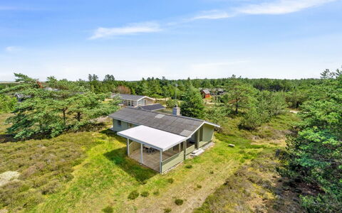 Alwine - 250M from the Sea: Wood, Home, Porch, Deck, Hardwood, Roof, Wood Stain, Wood Flooring, Eco Hotel
