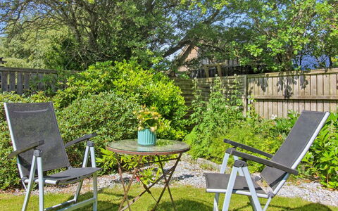 Erle - 1.5Km from the Sea: Home, Cottage, Siding, Hardwood, Shade, Plank, Design, Estate, Porch, Deck